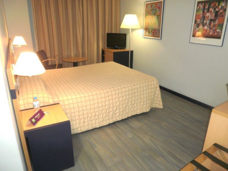 מלון Ibis Styles Zaragoza Ramiro I חדר תמונה